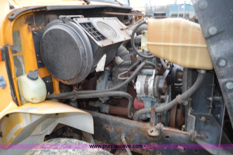 image for item L4556 1997 International 4900 dump truck