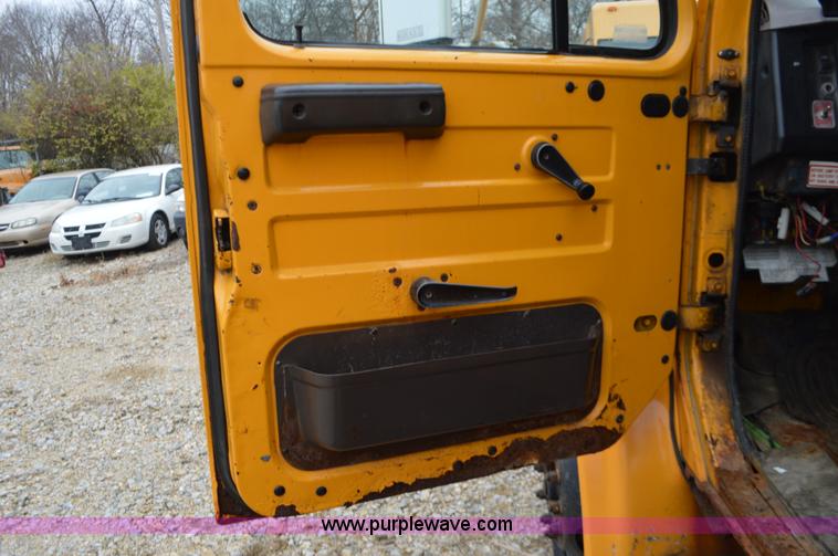 image for item L4556 1997 International 4900 dump truck