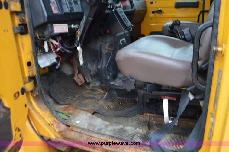 image for item L4556 1997 International 4900 dump truck