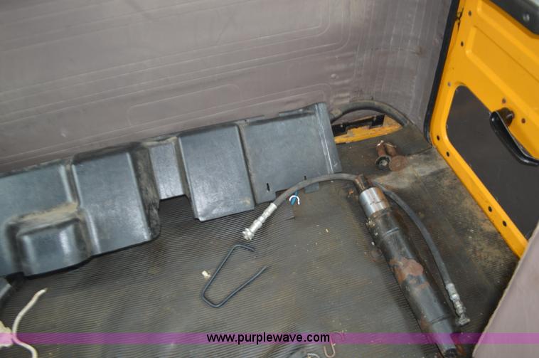 image for item L4556 1997 International 4900 dump truck