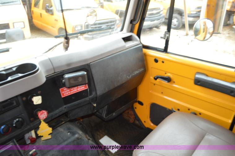 image for item L4556 1997 International 4900 dump truck