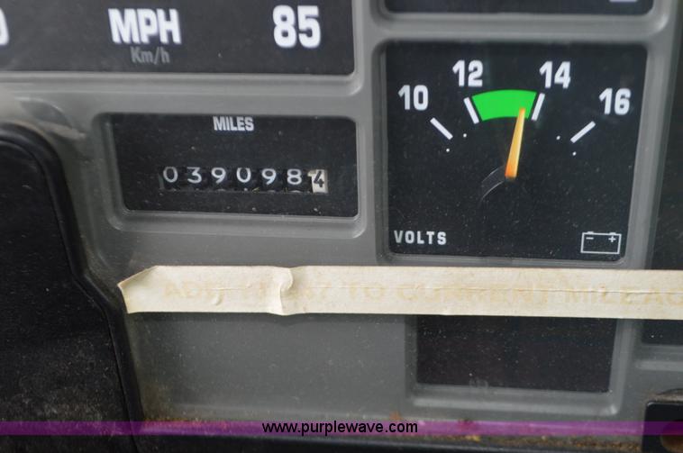 image for item L4556 1997 International 4900 dump truck