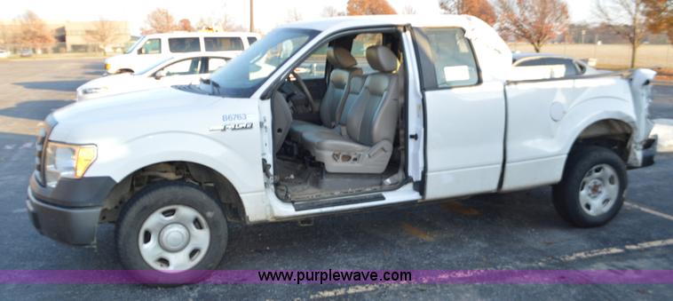 image for item L4563 2009 Ford F150 pickup truck