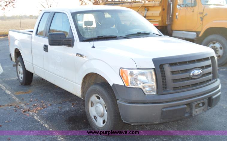 image for item L4563 2009 Ford F150 pickup truck