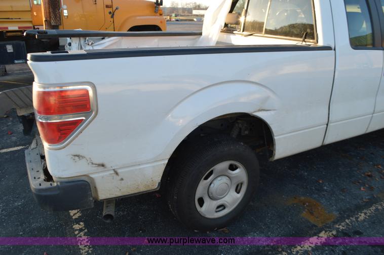 image for item L4563 2009 Ford F150 pickup truck