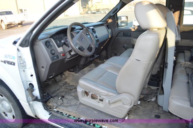 image for item L4563 2009 Ford F150 pickup truck