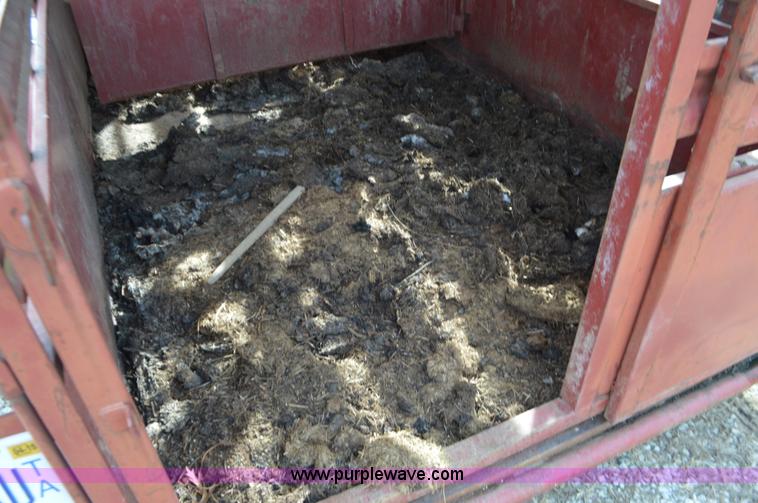 image for item L4584 1983 Hale livestock trailer