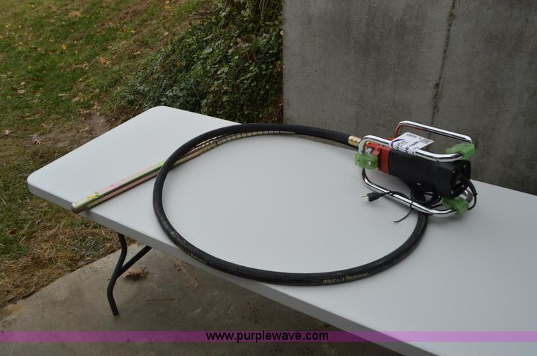 image for item L4585 Mustang CV3500 concrete vibrator