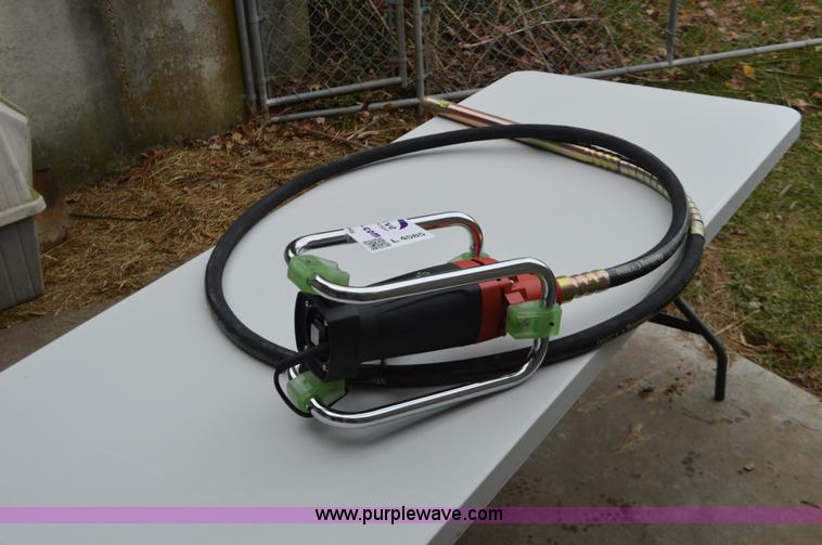 image for item L4585 Mustang CV3500 concrete vibrator