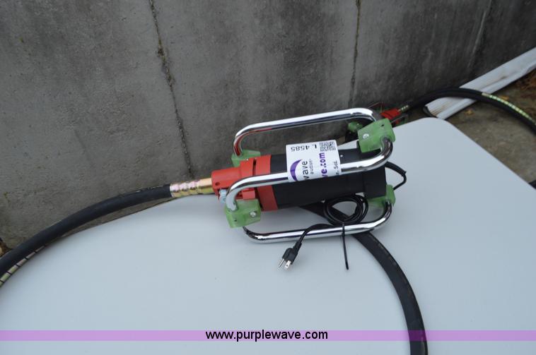 image for item L4585 Mustang CV3500 concrete vibrator