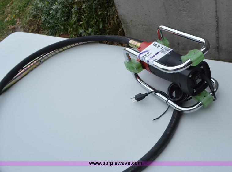 image for item L4585 Mustang CV3500 concrete vibrator