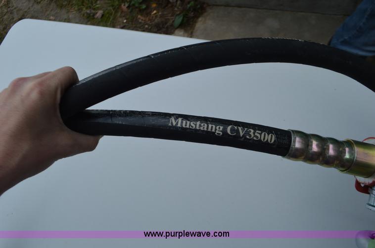 image for item L4585 Mustang CV3500 concrete vibrator