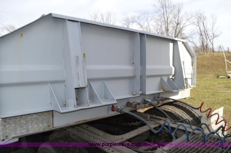 image for item L4591 1987 Landoll equipment trailer