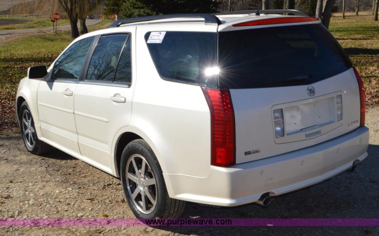 image for item L4593 2004 Cadillac SRX SUV