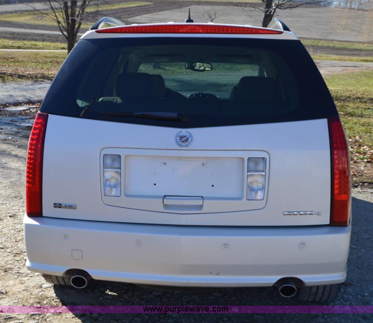 image for item L4593 2004 Cadillac SRX SUV