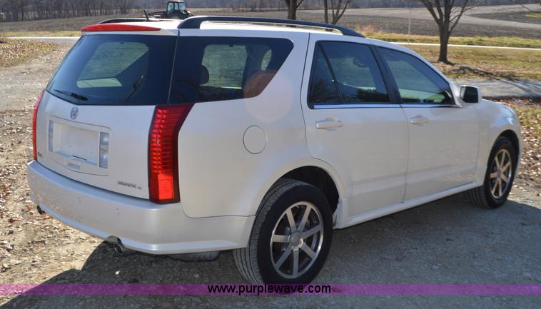 image for item L4593 2004 Cadillac SRX SUV