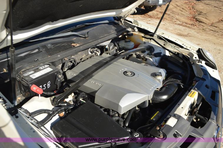 image for item L4593 2004 Cadillac SRX SUV