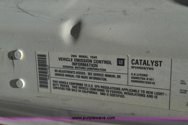 image for item L4593 2004 Cadillac SRX SUV