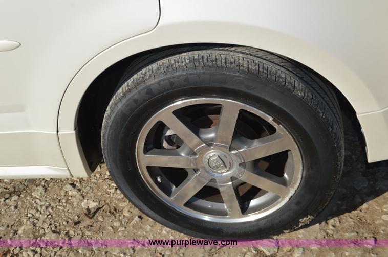 image for item L4593 2004 Cadillac SRX SUV