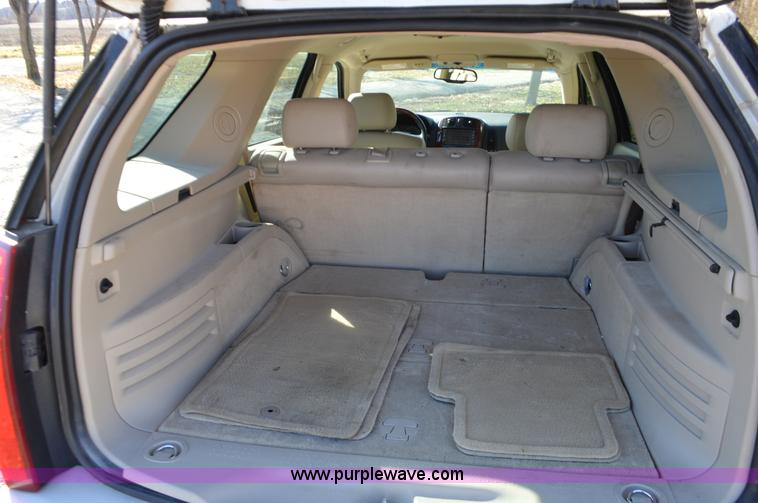 image for item L4593 2004 Cadillac SRX SUV
