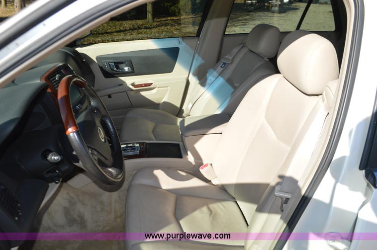 image for item L4593 2004 Cadillac SRX SUV