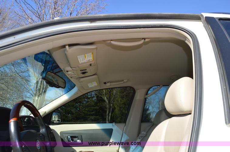 image for item L4593 2004 Cadillac SRX SUV