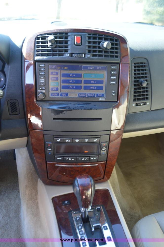 image for item L4593 2004 Cadillac SRX SUV