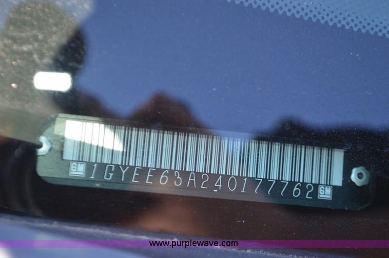 image for item L4593 2004 Cadillac SRX SUV