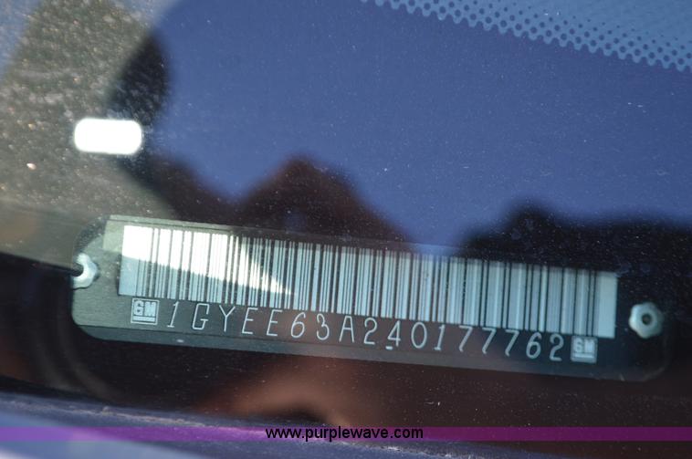 image for item L4593 2004 Cadillac SRX SUV