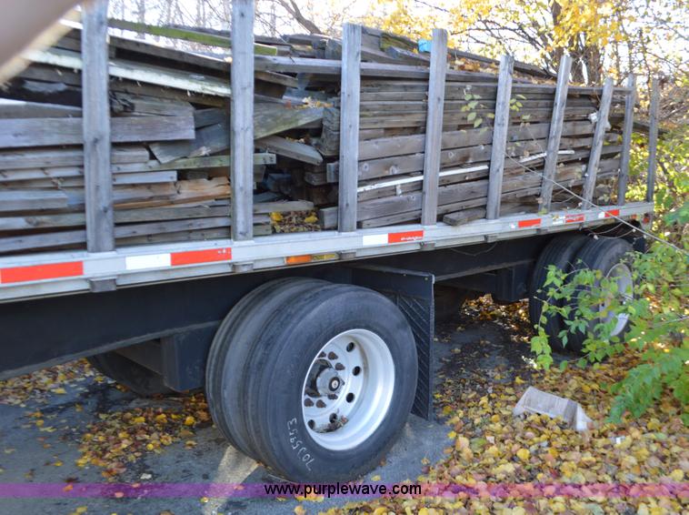 image for item L4595 2000 Transcraft flatbed trailer