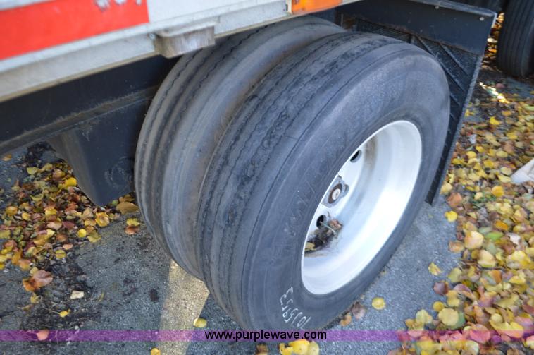 image for item L4595 2000 Transcraft flatbed trailer
