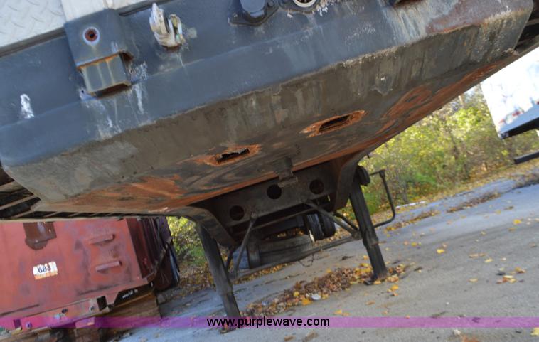 image for item L4595 2000 Transcraft flatbed trailer