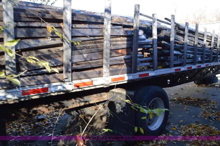 image for item L4595 2000 Transcraft flatbed trailer