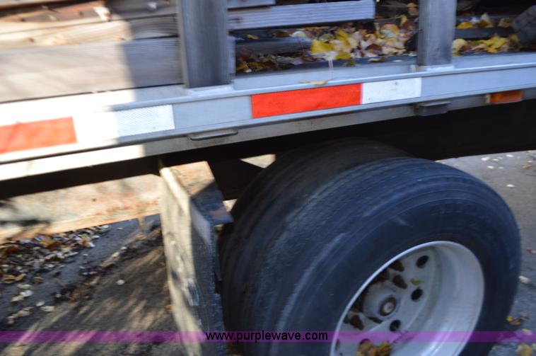 image for item L4595 2000 Transcraft flatbed trailer