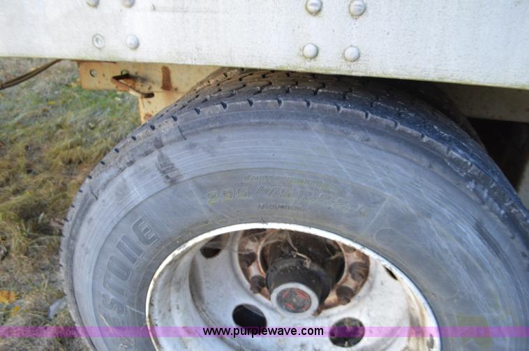 image for item L4596 1996 Trailmobile dry van trailer