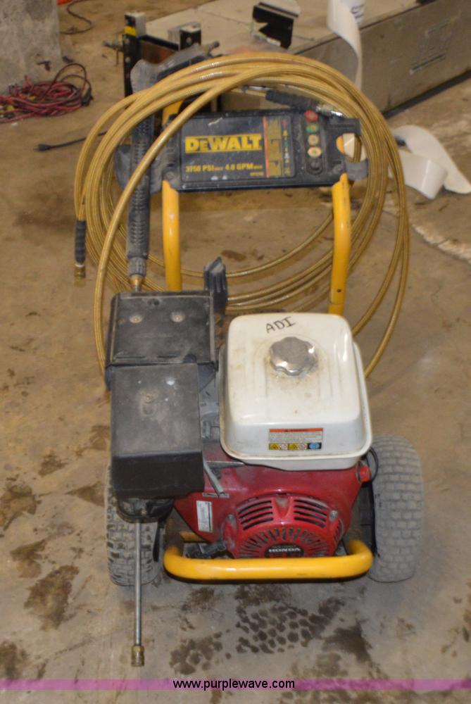 image for item L4607 Dewalt pressure washer