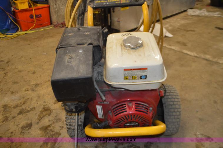 image for item L4607 Dewalt pressure washer