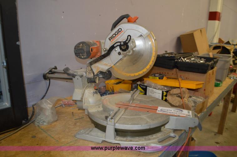 image for item L4609 Ridgid 12" miter saw