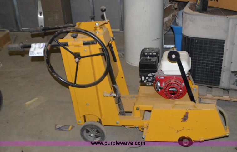 image for item L4615 Concrete saw