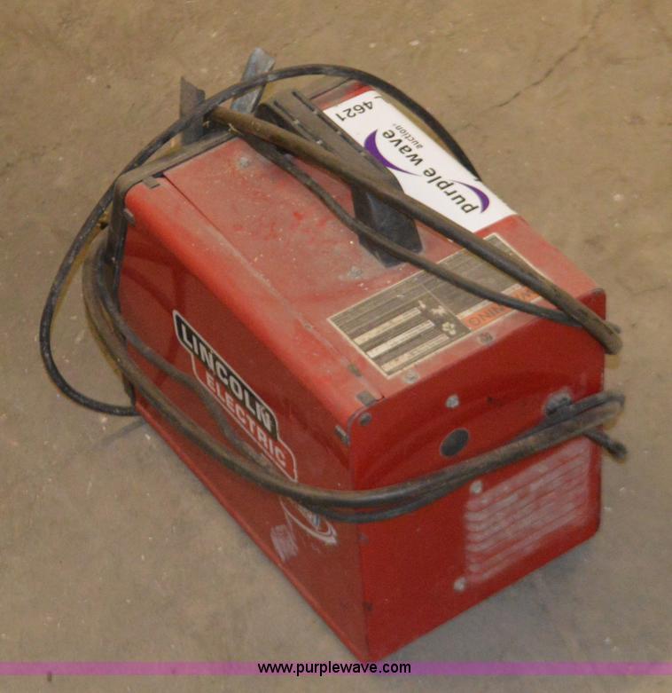 image for item L4621 Lincoln Electric Weld-Pak 100 welder