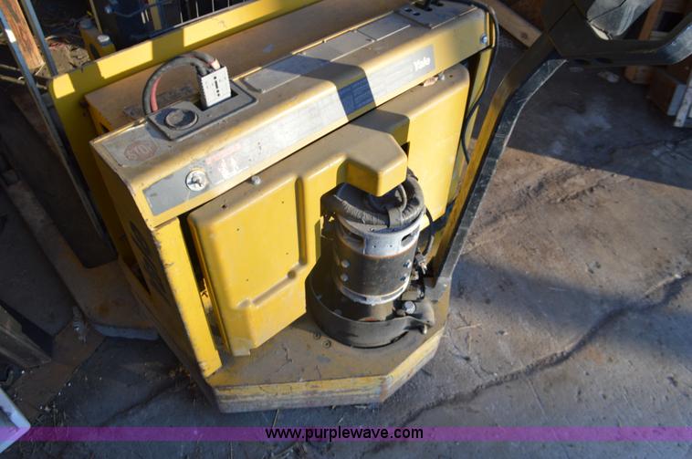 image for item L4624 Yale electric pallet jack