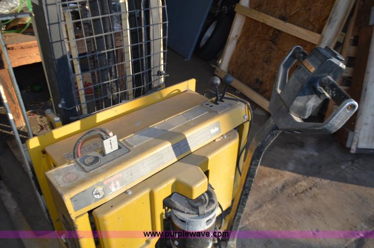 image for item L4624 Yale electric pallet jack