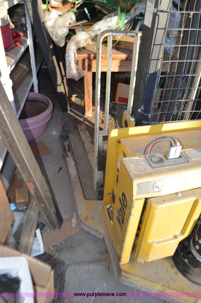 image for item L4624 Yale electric pallet jack