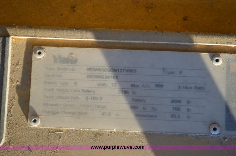 image for item L4624 Yale electric pallet jack