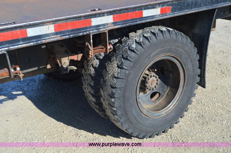 image for item L4636 1984 Ford F700 roofing conveyor truck