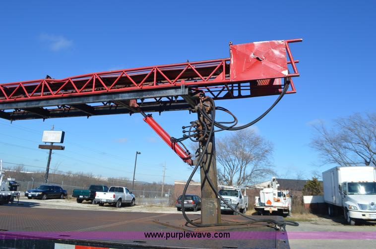 image for item L4636 1984 Ford F700 roofing conveyor truck