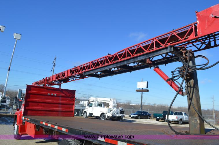 image for item L4636 1984 Ford F700 roofing conveyor truck