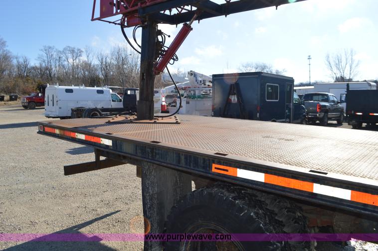 image for item L4636 1984 Ford F700 roofing conveyor truck