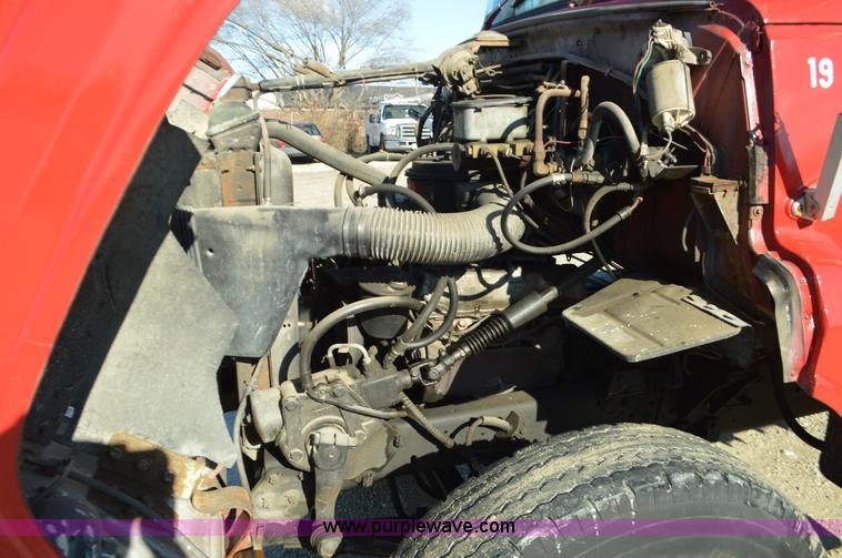 image for item L4636 1984 Ford F700 roofing conveyor truck