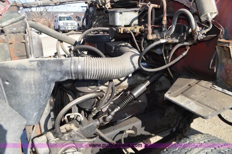 image for item L4636 1984 Ford F700 roofing conveyor truck